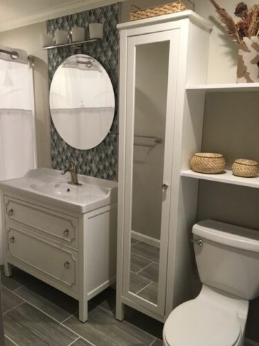 Custom-made bathroom vanities manufacturer